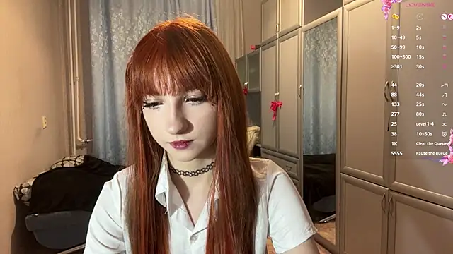 UrBabeLuna online show from April 9, 2026, 4:02 pm