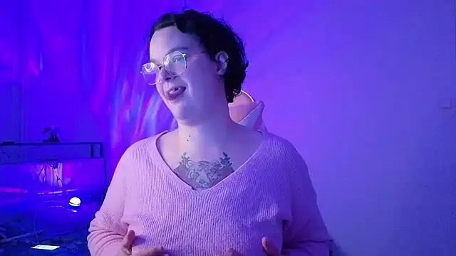 Snapshot of lunatigre4 chatting on February 6, 2026, 7:10 pm lunatigre4 online show from February 6, 2026, 7:10 pm