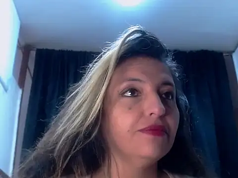 KENDRA-HONEY online show from February 17, 2026, 1:08 pm