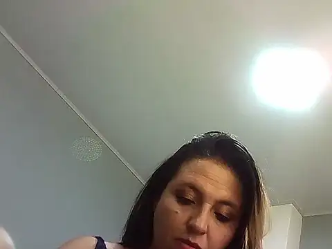 Snapshot of KENDRA-HONEY chatting on May 25, 2026, 4:28 pm KENDRA-HONEY online show from May 25, 2026, 4:28 pm