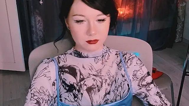 Snapshot of marty_bree chatting on July 27, 2026, 4:47 pm marty bree online show from July 27, 2026, 4:47 pm