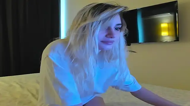 Lesyalisss online show from April 20, 2026, 10:07 am