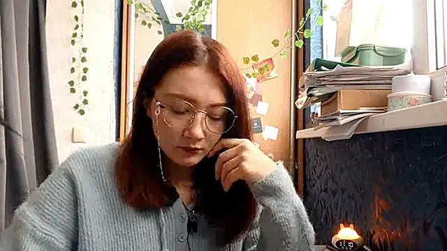 PhoebePalmer online show from March 4, 2026, 8:11 am