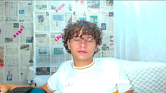 arielnoir6958 online show from February 3, 2026, 2:53 am