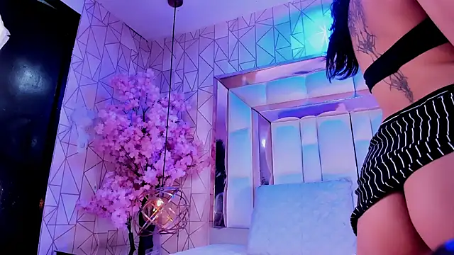 AleskaFox online show from March 3, 2026, 1:07 pm