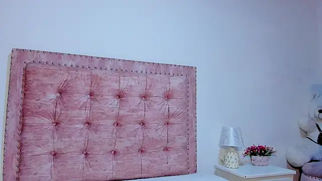 Snapshot of Jennifer_Lee_ chatting on February 4, 2026, 10:05 pm Jennifer Lee online show from February 4, 2026, 10:05 pm