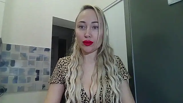 NanaGold2992 online show from March 3, 2026, 3:46 am