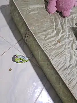 Cris18sexy online show from April 24, 2026, 1:40 am