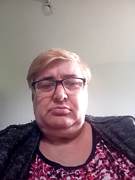 SusanStar874 online show from April 21, 2026, 7:37 am