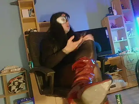 NylonSlave32 online show from February 3, 2026, 4:32 am