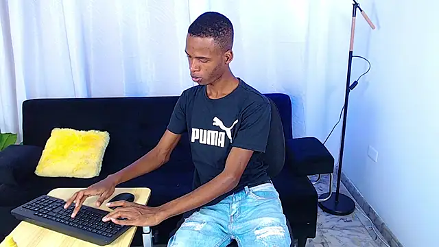 Snapshot of gusy_18 chatting on February 27, 2026, 8:52 pm gusy 18 online show from February 27, 2026, 8:52 pm