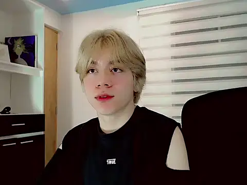 duvisex19 online show from April 24, 2026, 3:30 am