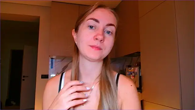 BluueSilk online show from November 26, 2025, 6:24 am