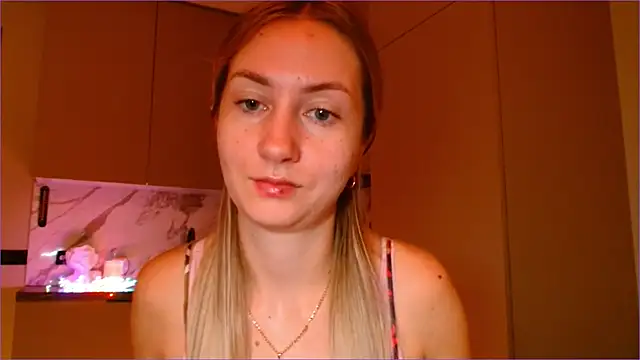 BluueSilk online show from December 16, 2025, 6:28 am