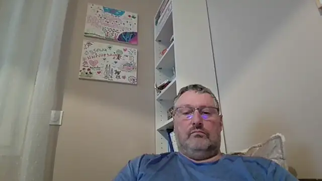 doudou310 online show from February 12, 2026, 6:02 am