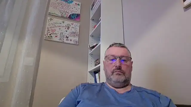 doudou310 online show from March 5, 2026, 5:15 am