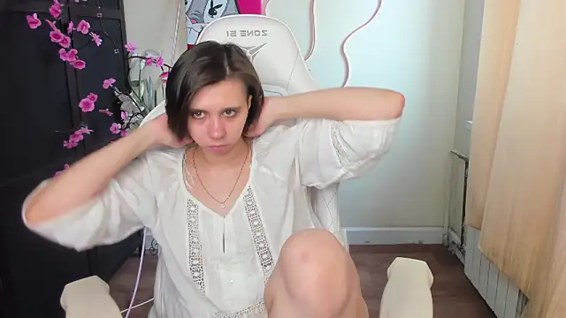 Scarlet Sirenn online show from March 5, 2026, 9:06 am