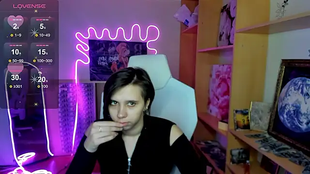 Scarlet Sirenn online show from February 9, 2026, 7:28 am