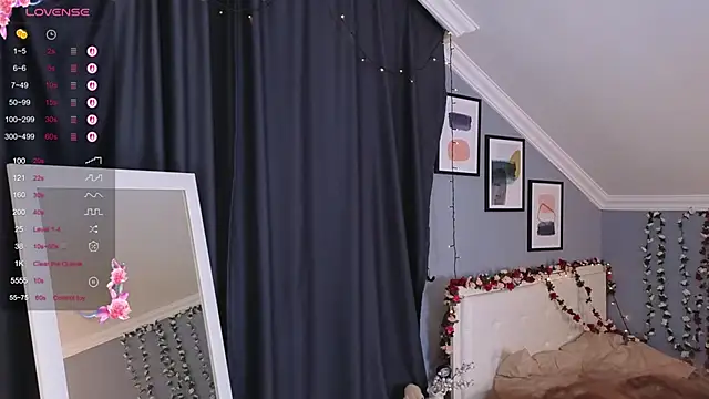 Lili Torin online show from April 22, 2026, 8:15 pm