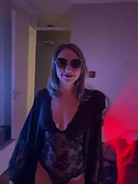 hottogetherNL online show from February 24, 2026, 10:32 pm