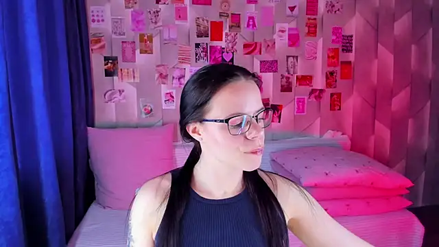 Alanna Pow online show from April 19, 2026, 3:07 am