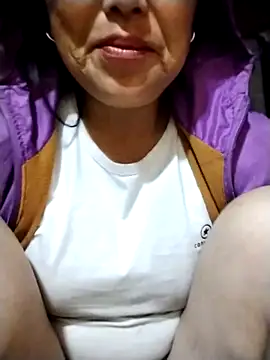 Snapshot of Tina-beo chatting on May 1, 2026, 12:04 am Tina-beo online show from May 1, 2026, 12:04 am