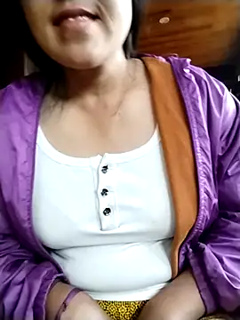 Snapshot of Tina-beo chatting on May 2, 2026, 1:11 am Tina-beo online show from May 2, 2026, 1:11 am