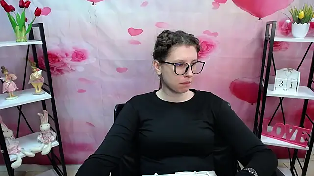 Snapshot of LilianaShine chatting on May 31, 2026, 5:02 am LilianaShine online show from May 31, 2026, 5:02 am