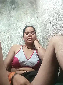 Sunali Bendre online show from April 18, 2026, 4:15 am