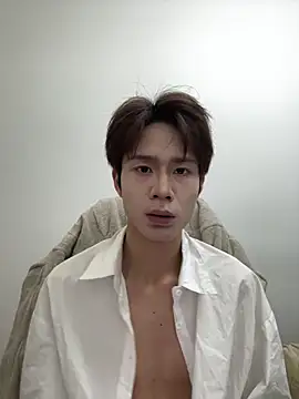 Snapshot of SM_004 chatting on February 11, 2026, 10:37 am SM 004 online show from February 11, 2026, 10:37 am