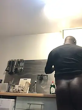 Truelove001 online show from February 5, 2026, 7:15 am