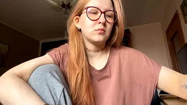 LaureenVielma online show from April 19, 2026, 7:42 am