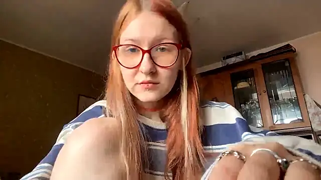 LaureenVielma online show from February 15, 2026, 7:51 am