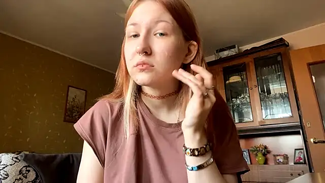 LaureenVielma online show from March 18, 2026, 8:06 am