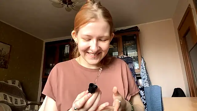 LaureenVielma online show from April 20, 2026, 7:55 am