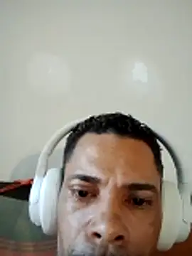 Snapshot of miximilian chatting on March 24, 2026, 8:42 pm miximilian online show from March 24, 2026, 8:42 pm