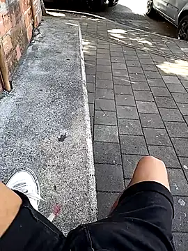 Snapshot of Walkers05 chatting on June 24, 2026, 2:37 pm Walkers05 online show from June 24, 2026, 2:37 pm