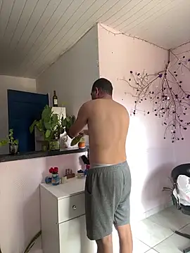 Snapshot of Loaisn chatting on February 4, 2026, 5:52 pm Loaisn online show from February 4, 2026, 5:52 pm