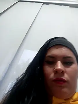 paris laurens online show from February 16, 2026, 11:02 pm