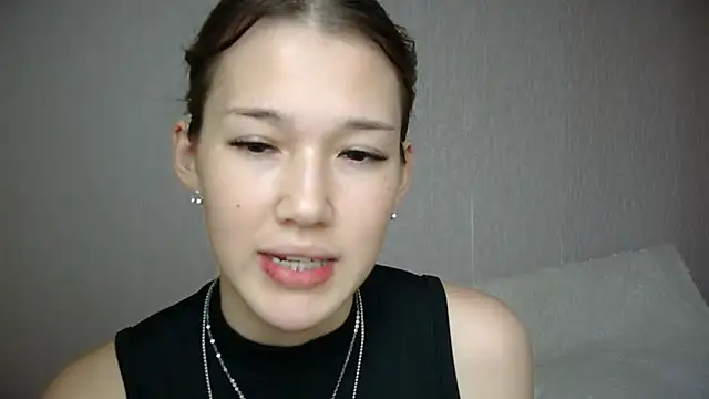 lilXdomiii online show from May 27, 2026, 6:54 am