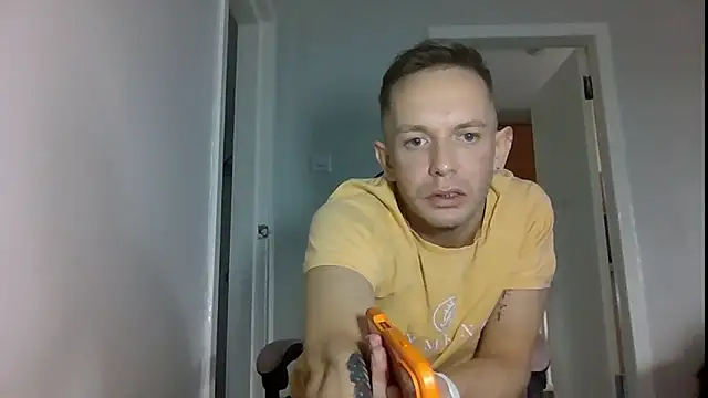 verscub6969 online show from April 18, 2026, 5:59 pm