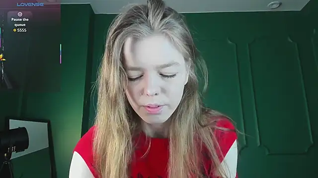  Tina Tayllor  online show from March 4, 2026, 11:51 am