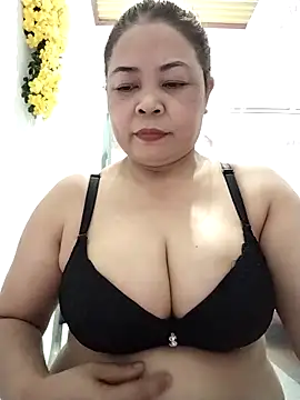 Baby-bigtits2026 online show from April 29, 2026, 4:05 am