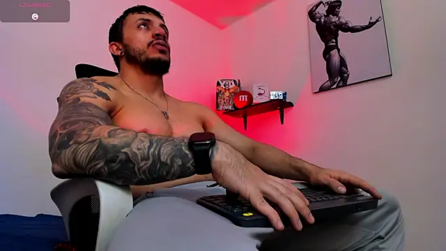 Snapshot of LiamReigns_ chatting on May 20, 2026, 10:07 pm LiamReigns online show from May 20, 2026, 10:07 pm
