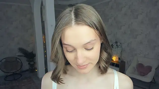 LianneBynon online show from April 19, 2026, 8:59 am