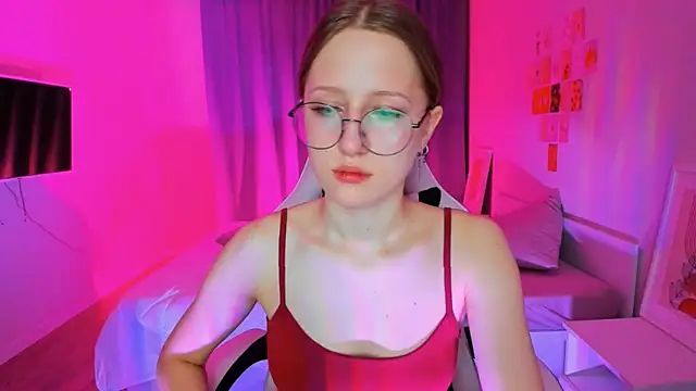 Vega Taylor online show from March 5, 2026, 3:58 am