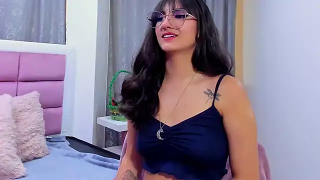 Keiry Paloma online show from April 18, 2026, 9:04 pm