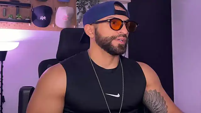 SamDornan51 online show from April 21, 2026, 1:42 am