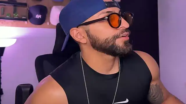 SamDornan51 online show from April 21, 2026, 2:51 am