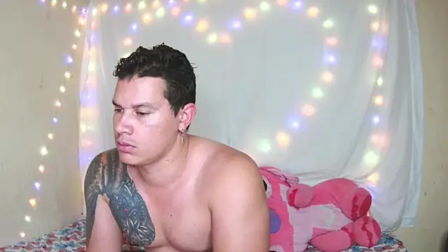 Eternalfuego online show from April 18, 2026, 4:59 am